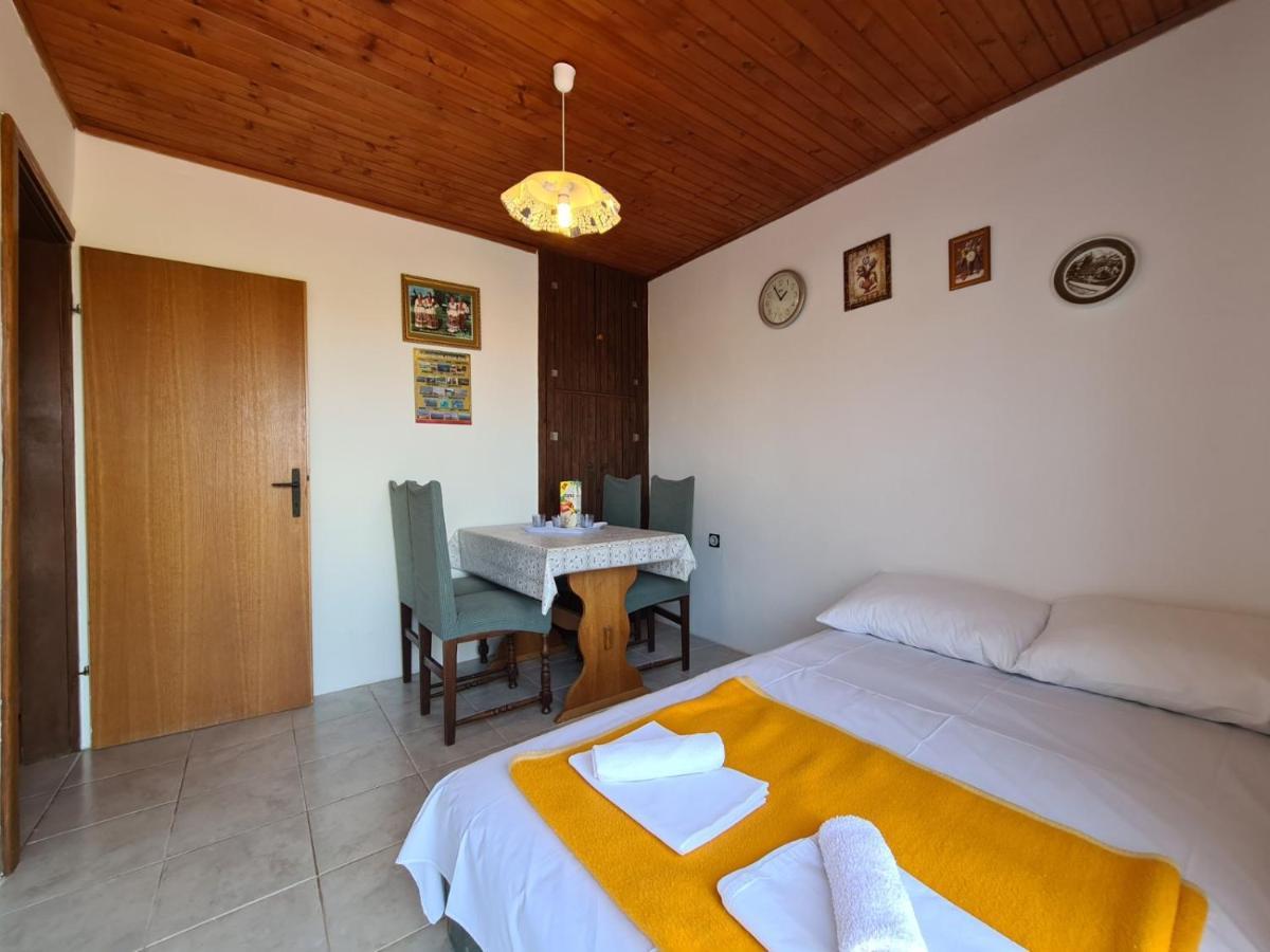Apartments Zlatko 1397 Štinjan Eksteriør bilde